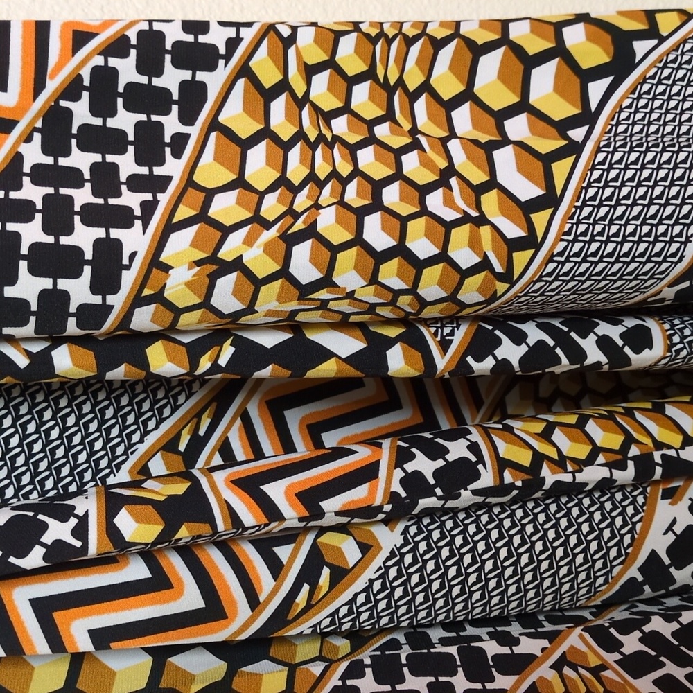 Gracia Gorgeous Black, Gold, and Cream Patterned Maxi Skort Size Small - Picture 8 of 10